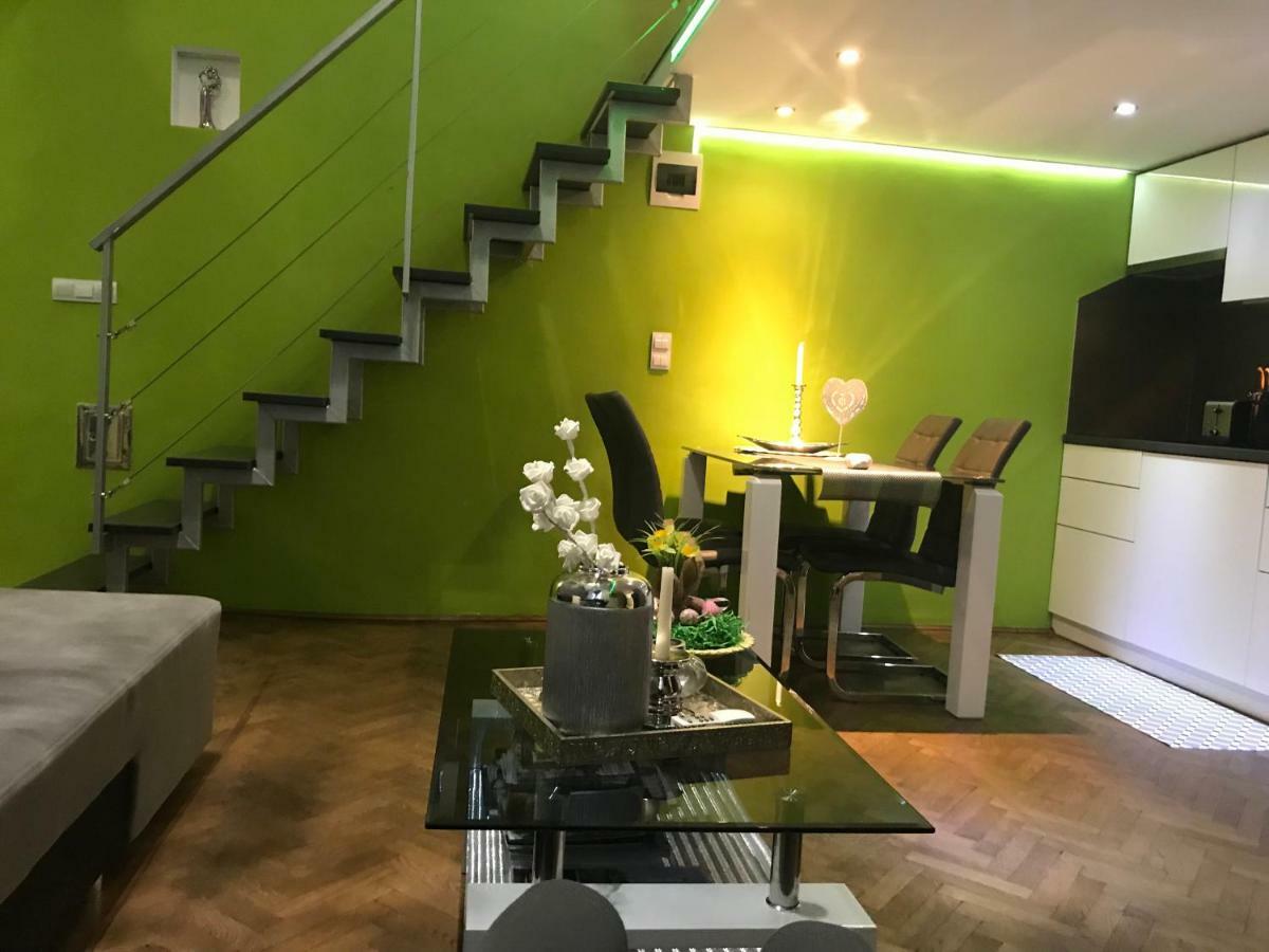 Feel Different Apartment Будапеща Екстериор снимка