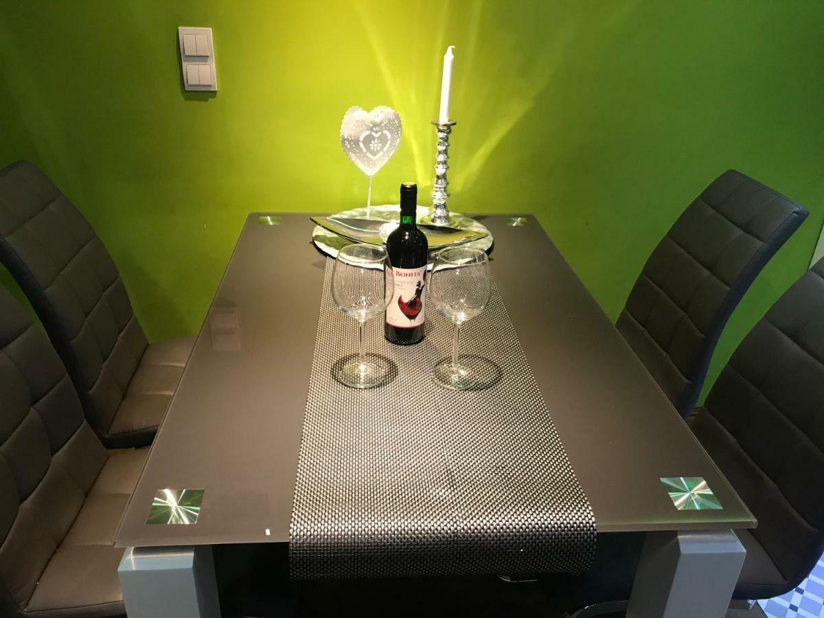 Feel Different Apartment Будапеща Екстериор снимка